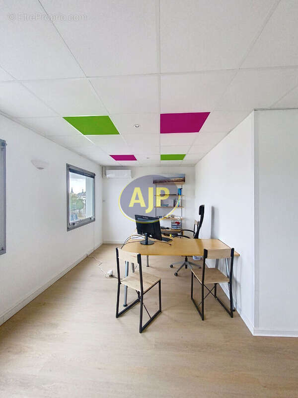 Commerce à SAINT-MEDARD-EN-JALLES