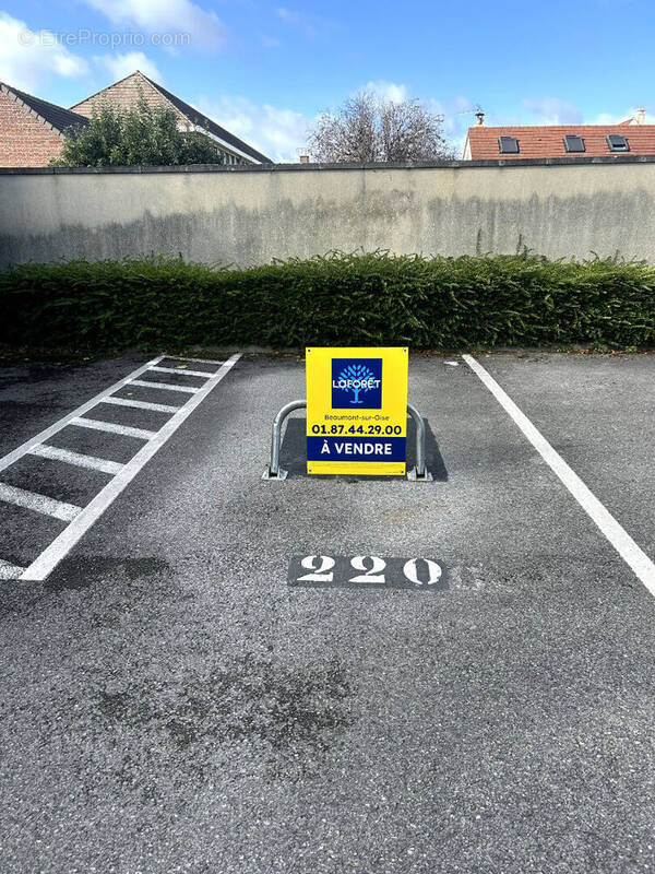 Parking à BEAUMONT-SUR-OISE