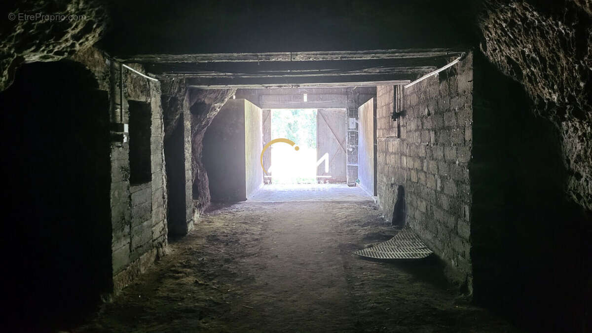 Autre à MONTLOUIS-SUR-LOIRE