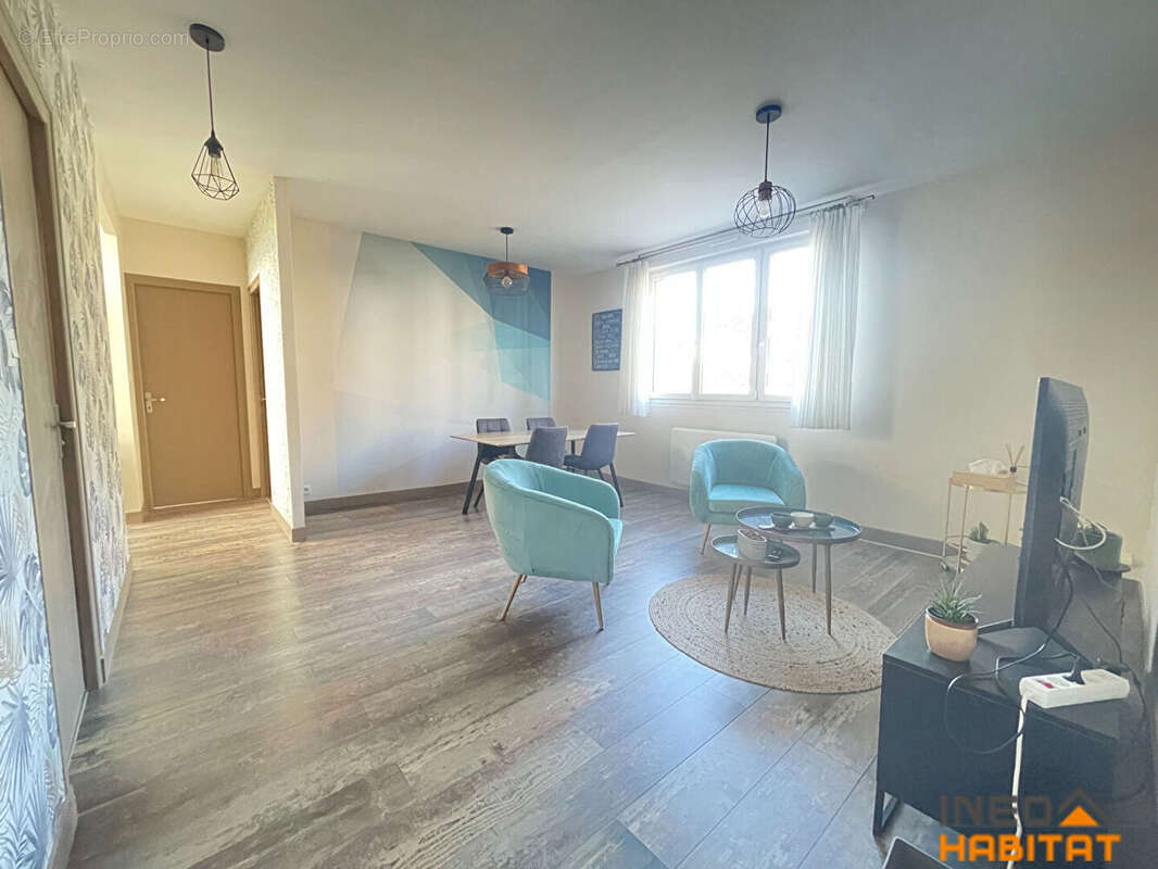 Appartement à LA MEZIERE