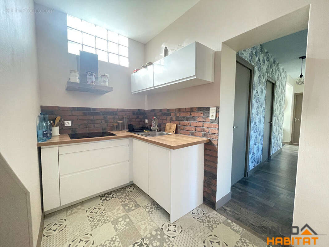 Appartement à LA MEZIERE