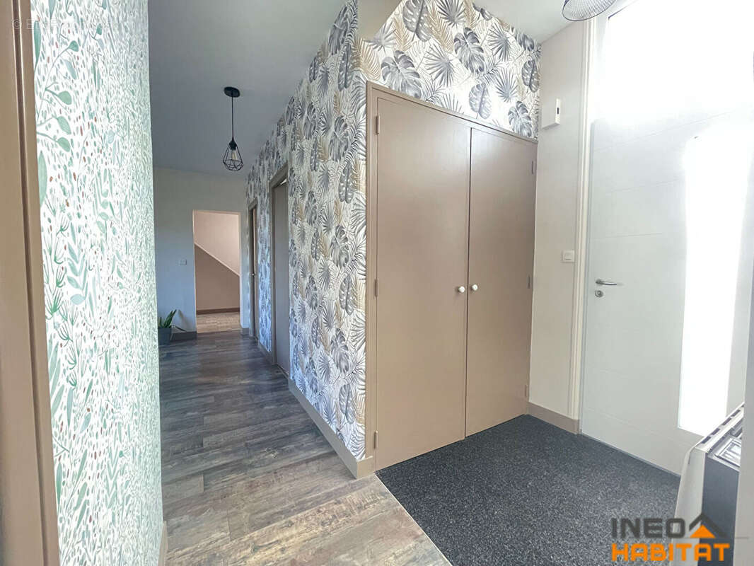 Appartement à LA MEZIERE