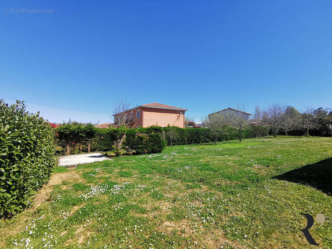 Terrain à AIGREFEUILLE