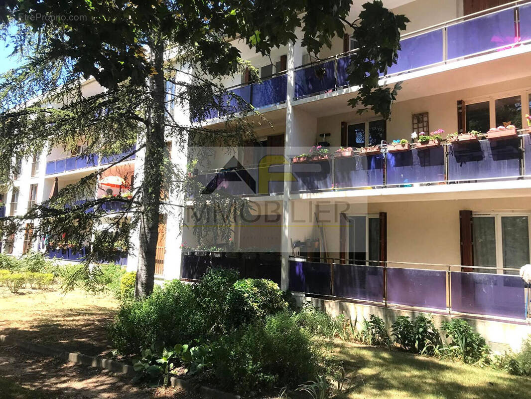 Appartement à SARTROUVILLE