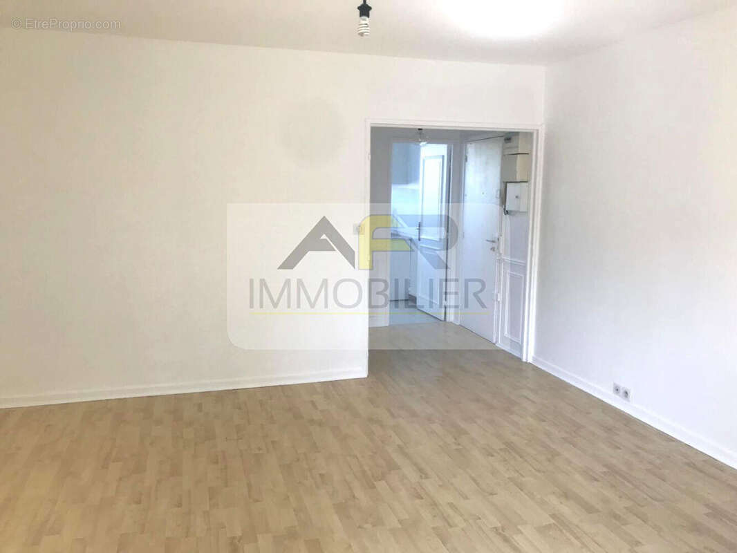 Appartement à SARTROUVILLE