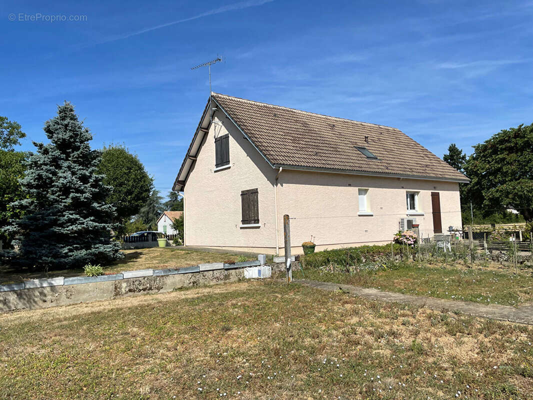 Maison à PLEUMARTIN