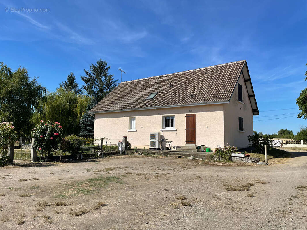 Maison à PLEUMARTIN