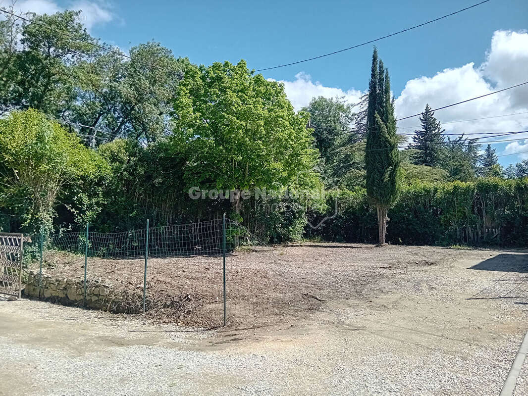 Terrain à SAINT-ETIENNE-DU-GRES