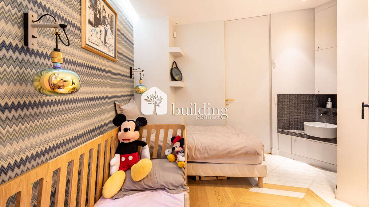 Appartement à PARIS-17E