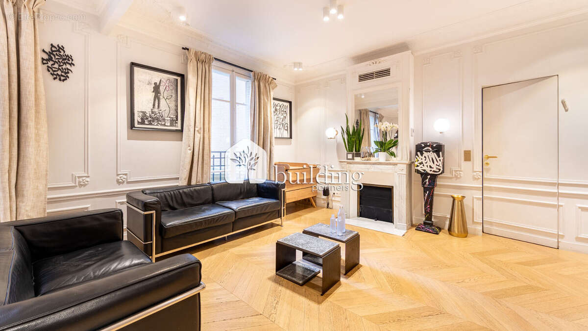 Appartement à PARIS-17E