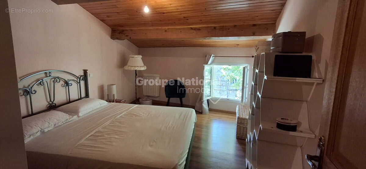 Maison à CRUVIERS-LASCOURS