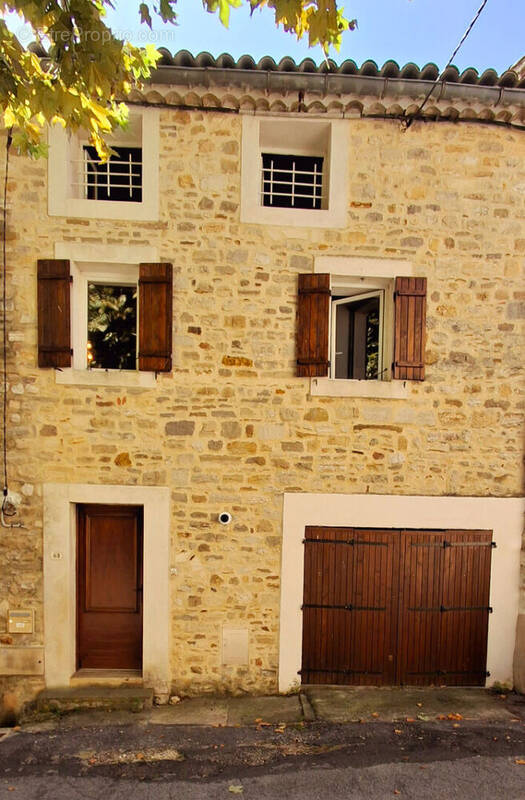 Maison à CRUVIERS-LASCOURS