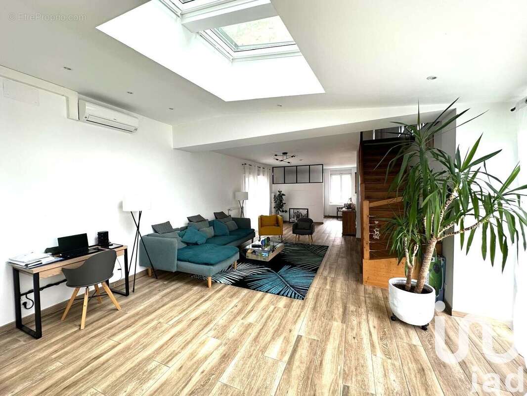 Photo 2 - Maison à CHAUMUZY