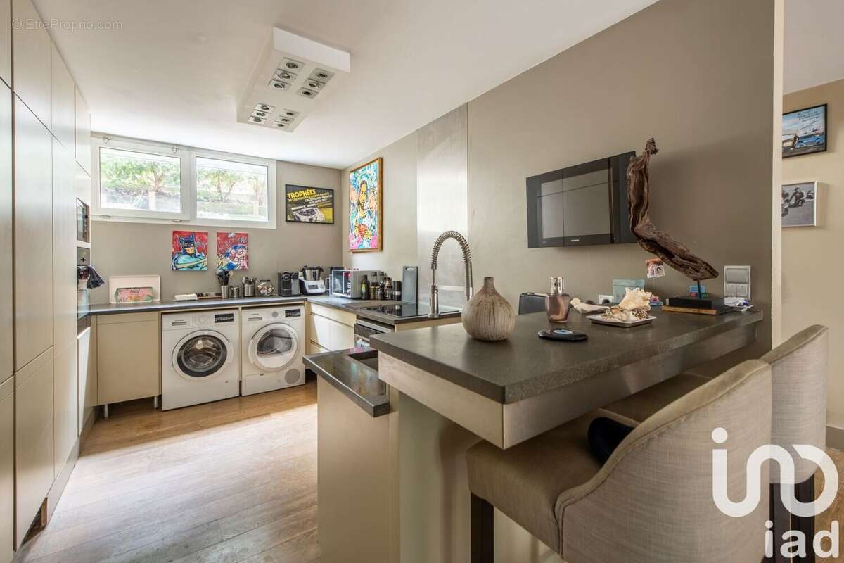 Photo 3 - Appartement à SURESNES