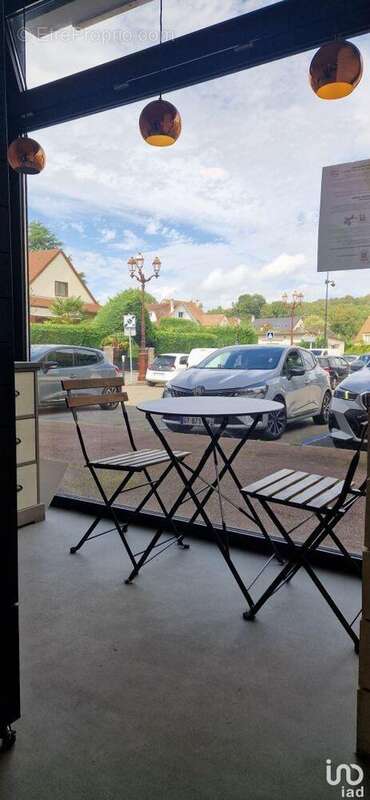 Photo 3 - Commerce à ELANCOURT