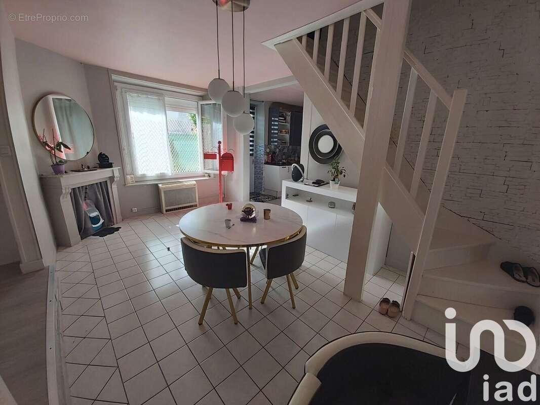 Photo 2 - Maison à CLAYE-SOUILLY