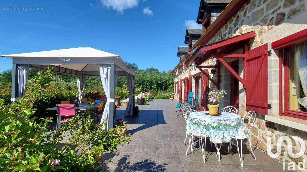 Photo 2 - Maison à NEUVIC