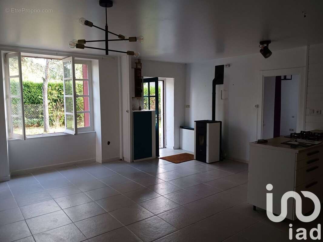 Photo 3 - Maison à USSON-DU-POITOU