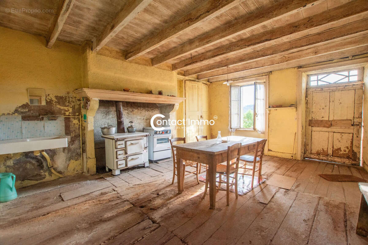 Maison à SAINT-DIER-D&#039;AUVERGNE