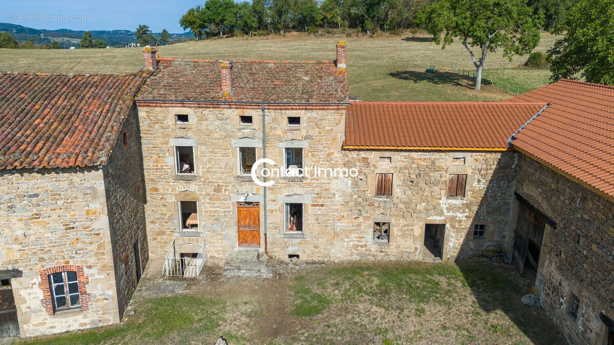Maison à SAINT-DIER-D&#039;AUVERGNE