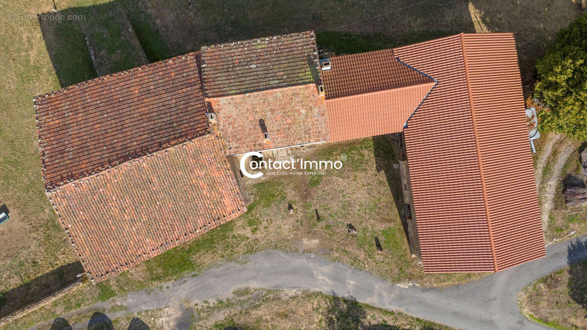 Maison à SAINT-DIER-D&#039;AUVERGNE