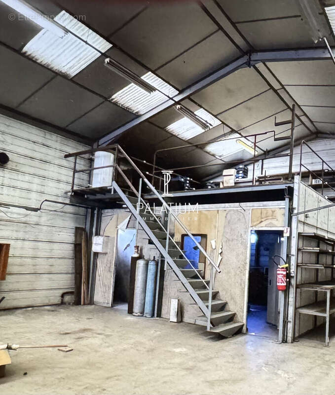 Commerce à VINON-SUR-VERDON