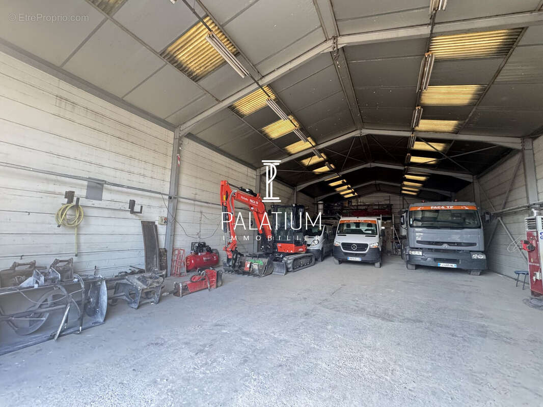 Commerce à VINON-SUR-VERDON