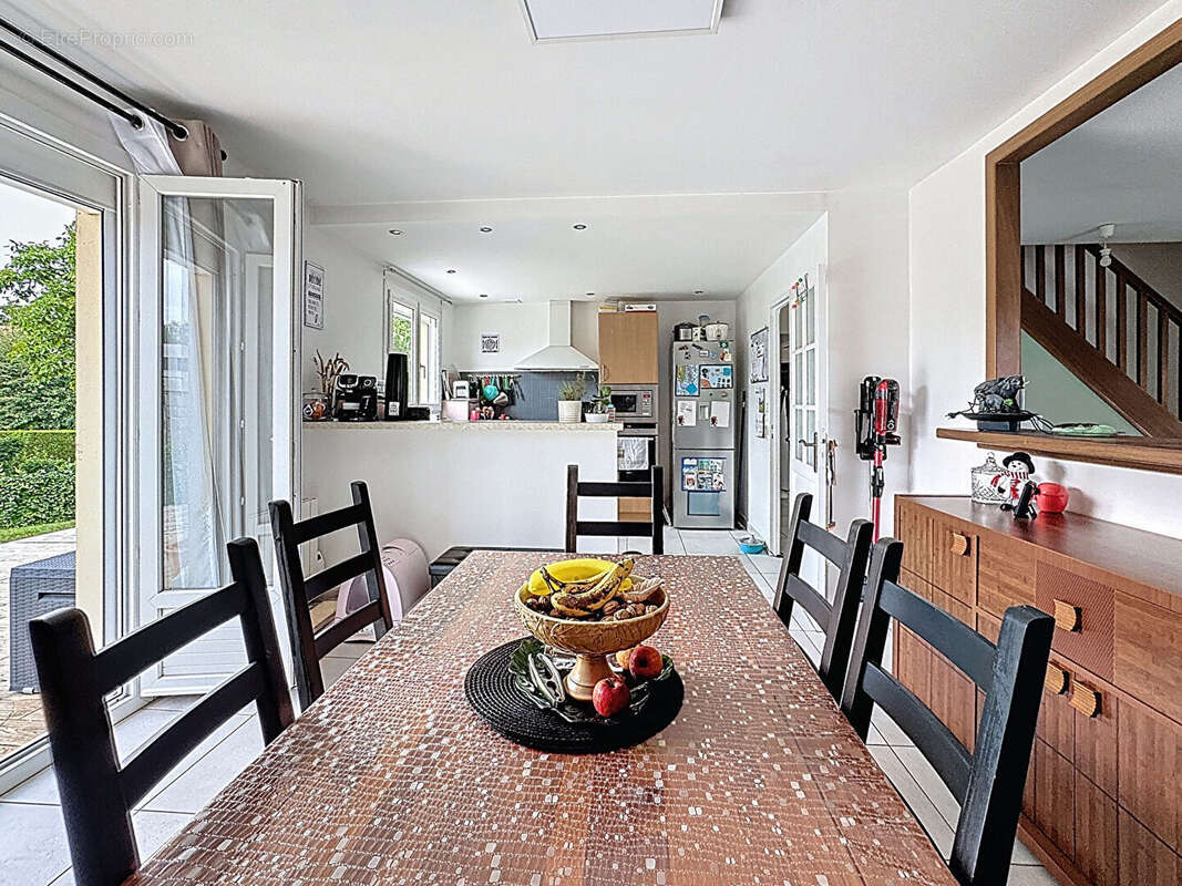 Maison à SAINT-MARTIN-DE-FONTENAY