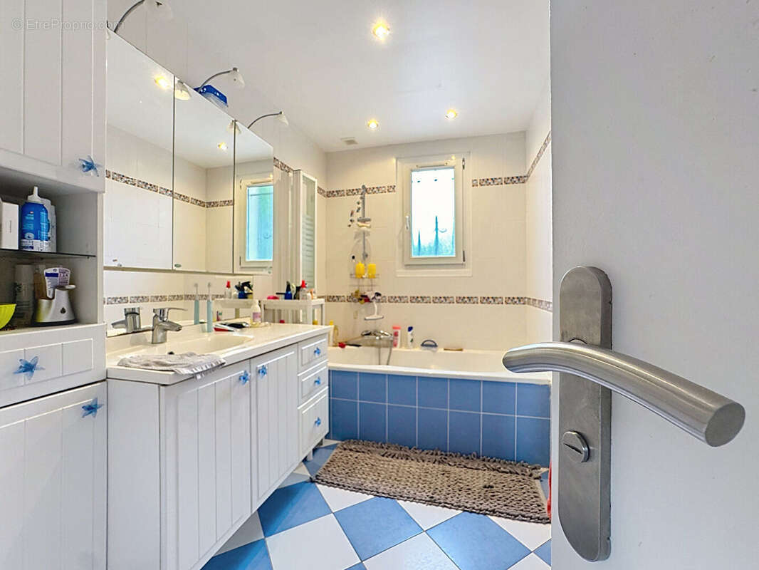 Maison à SAINT-MARTIN-DE-FONTENAY