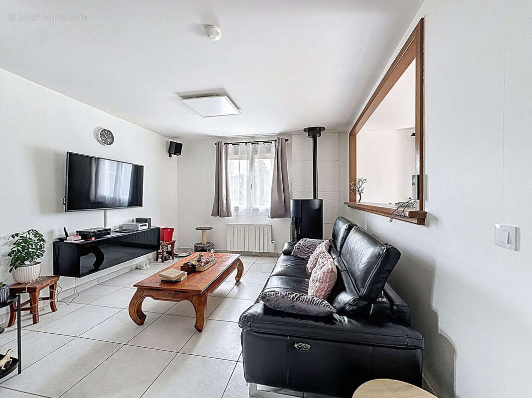 Maison à SAINT-MARTIN-DE-FONTENAY