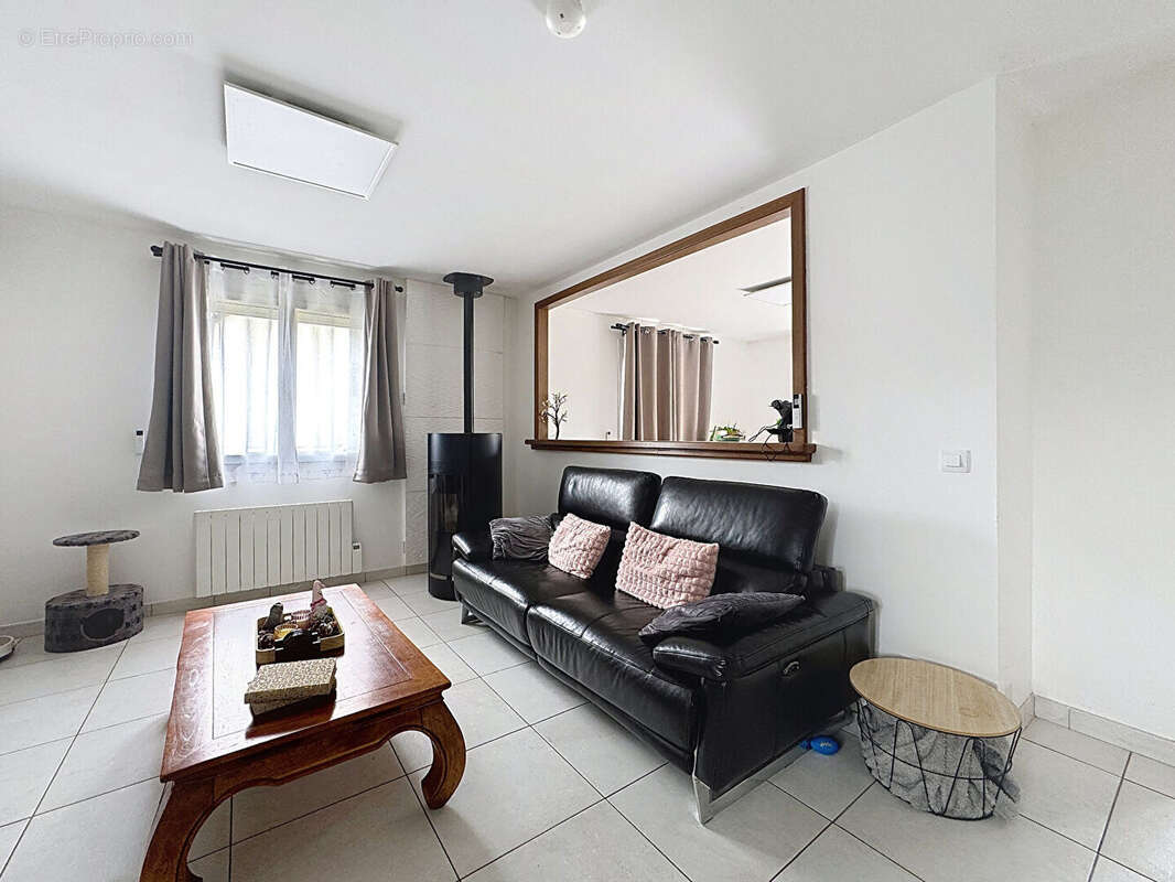 Maison à SAINT-MARTIN-DE-FONTENAY