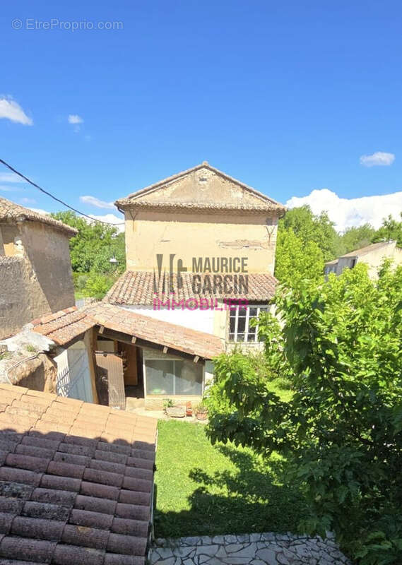 Maison à PERNES-LES-FONTAINES