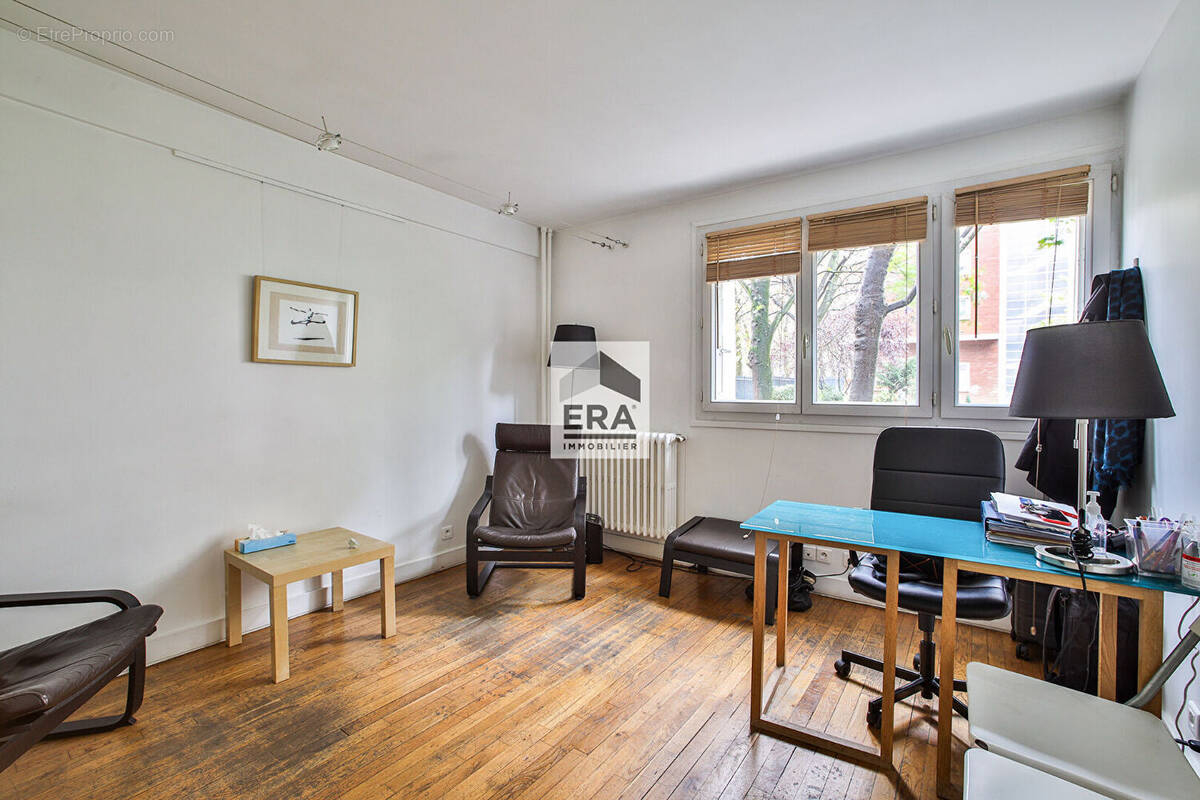 Appartement à PARIS-14E