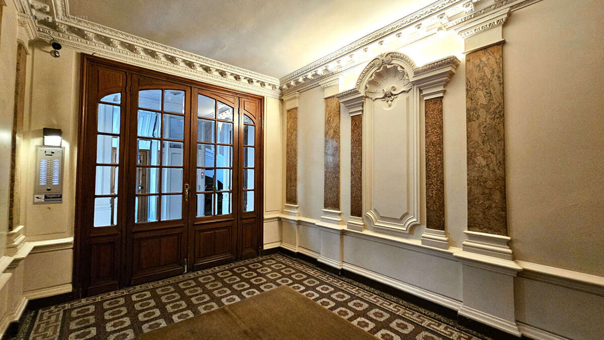 Appartement à PARIS-17E