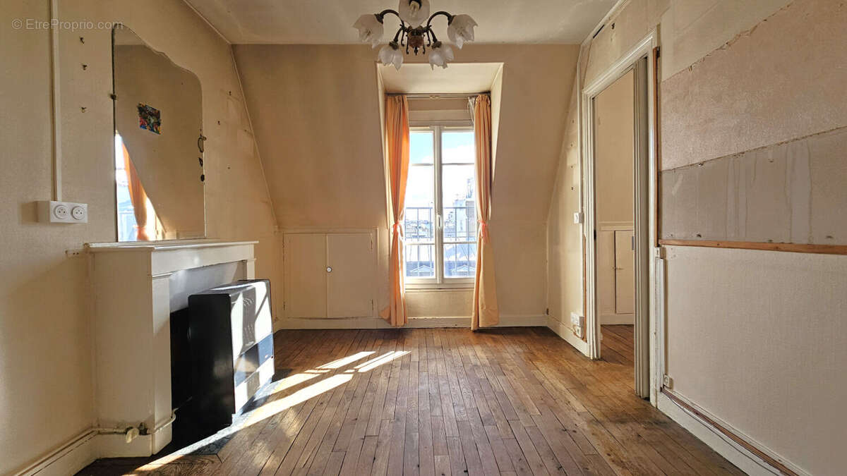 Appartement à PARIS-17E