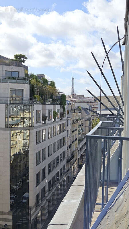 Appartement à PARIS-17E