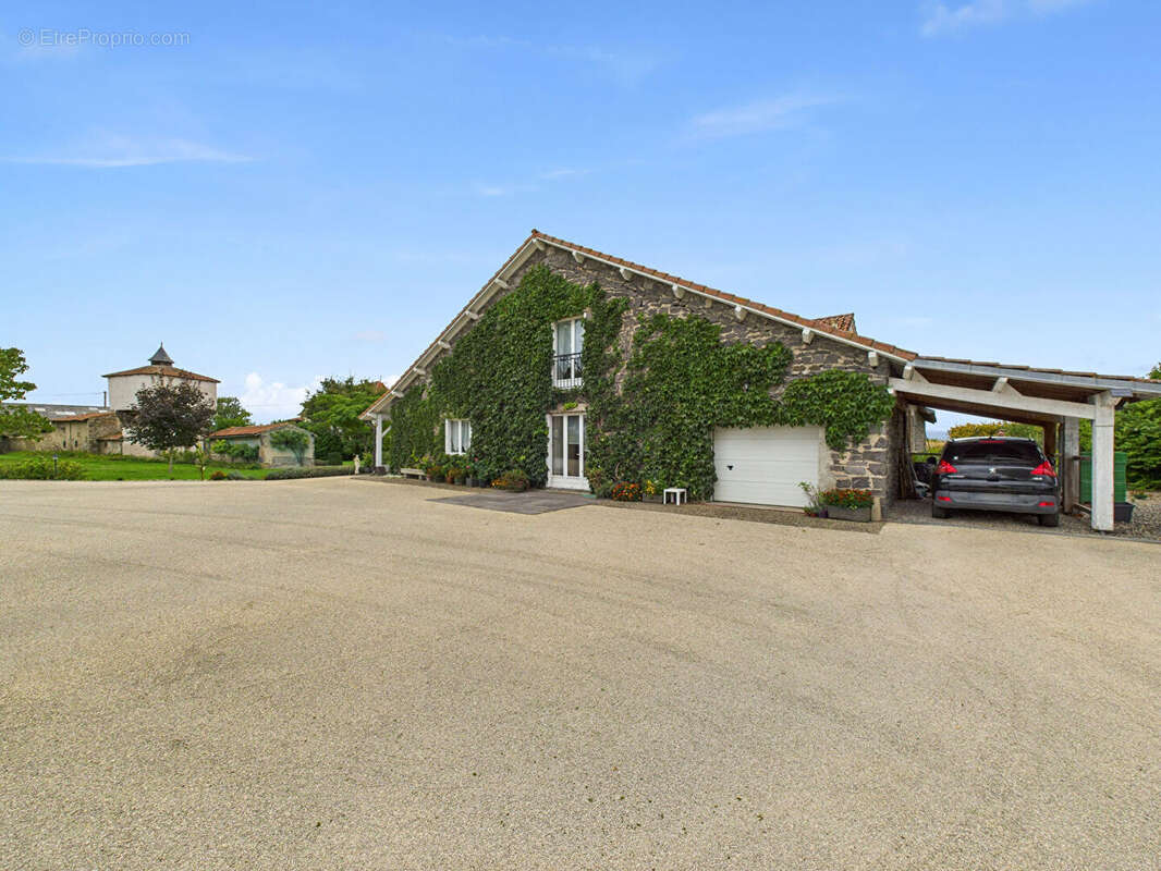 Maison à SAINT-ANDRE-LE-COQ